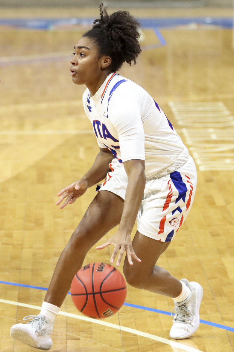Photos: Lady Mavericks kick off new year with loss to University of Arkansas at Little Rock